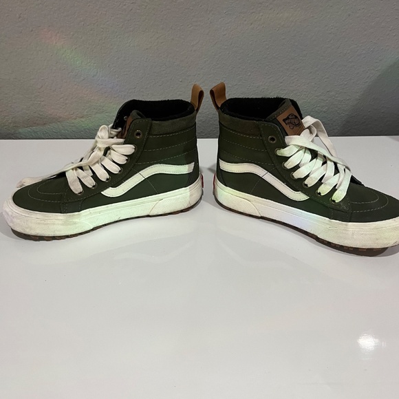 Vans - Picture 2 of 10